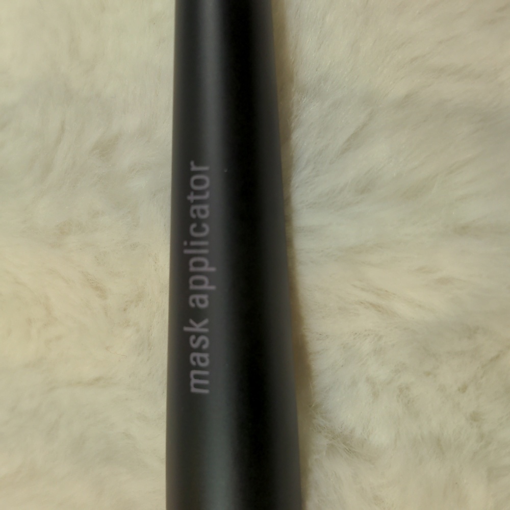 Mask Applicator - Picture 2 of 3